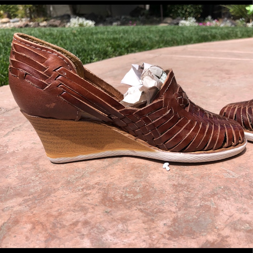 Wedge shoes